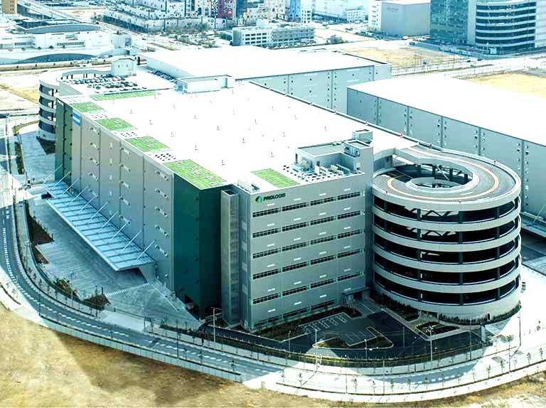 マイカー通勤OK◎無料駐車場完備です!